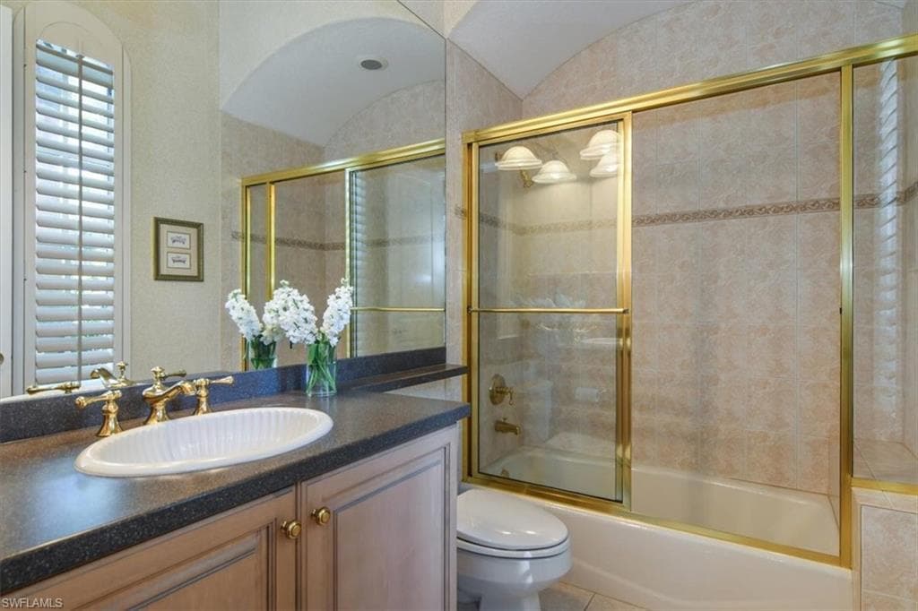 396 Edgemere Way E, Naples, FL 34105-22