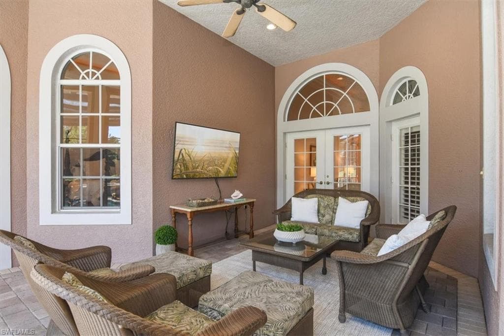 396 Edgemere Way E, Naples, FL 34105-26