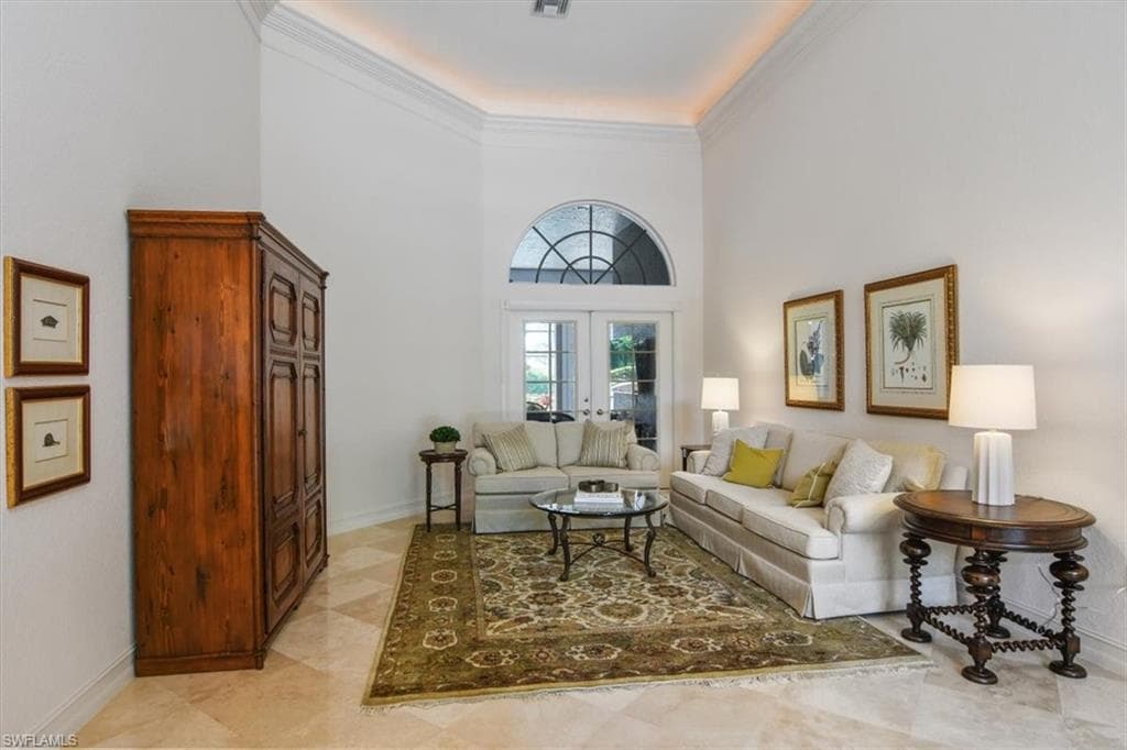 396 Edgemere Way E, Naples, FL 34105-7