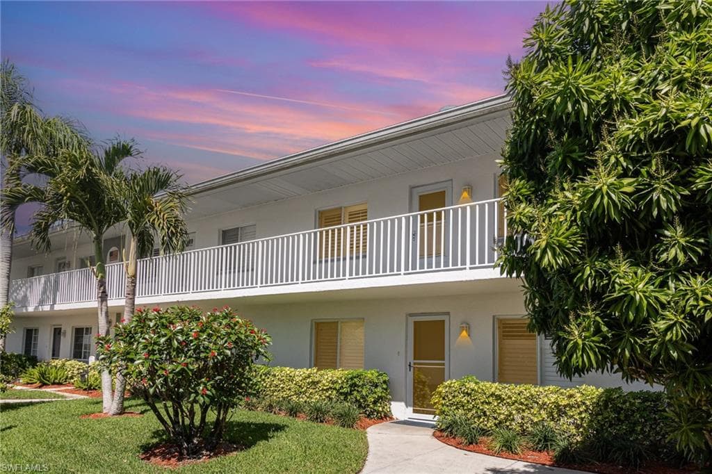 484 Belina Dr 1404, Naples, FL 34104-2