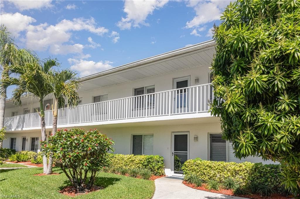 484 Belina Dr 1404, Naples, FL 34104-4