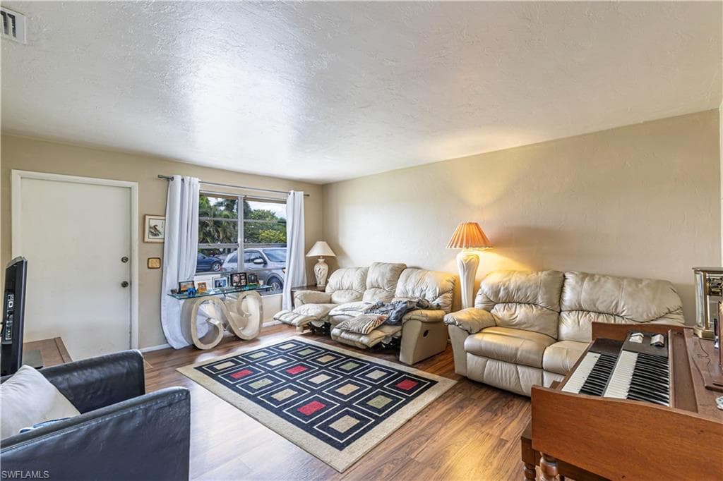 4484 30th Pl SW, Naples, FL 34116-13