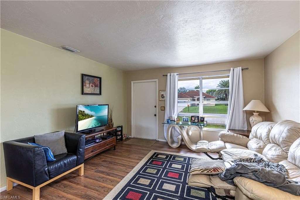 4484 30th Pl SW, Naples, FL 34116-14