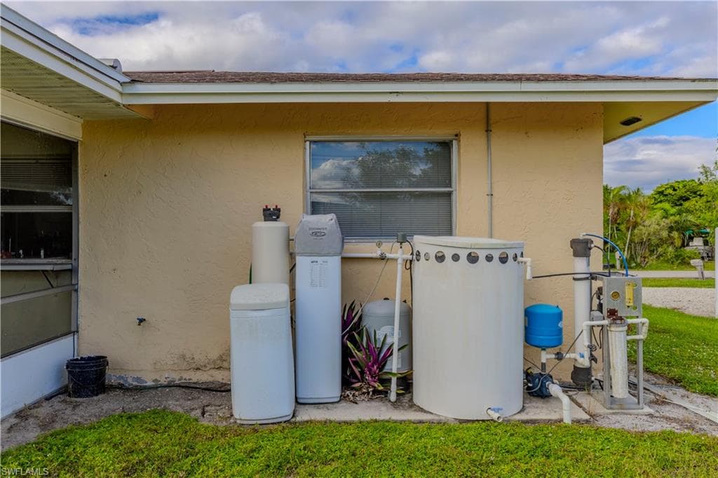 4484 30th Pl SW, Naples, FL 34116-17