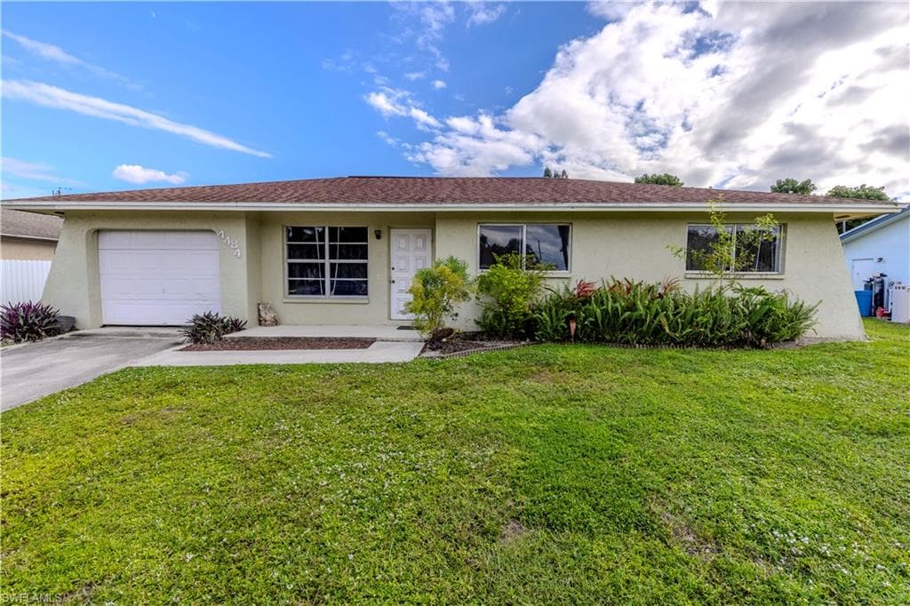 4484 30th Pl SW, Naples, FL 34116-1