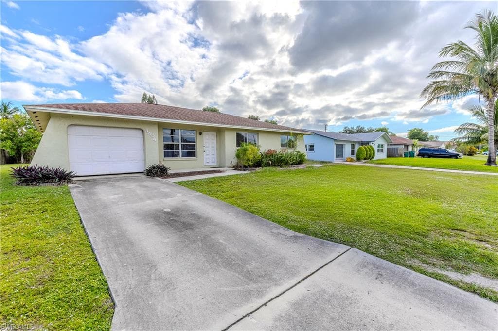 4484 30th Pl SW, Naples, FL 34116-4