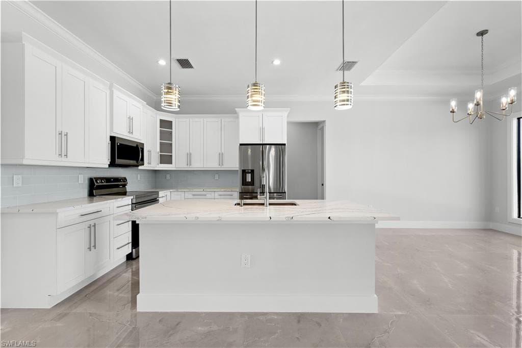 2557 8th Ave SE, Naples, FL 34117-8