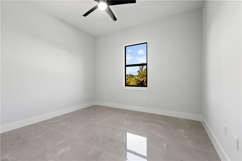 2557 8th Ave SE, Naples, FL 34117-16