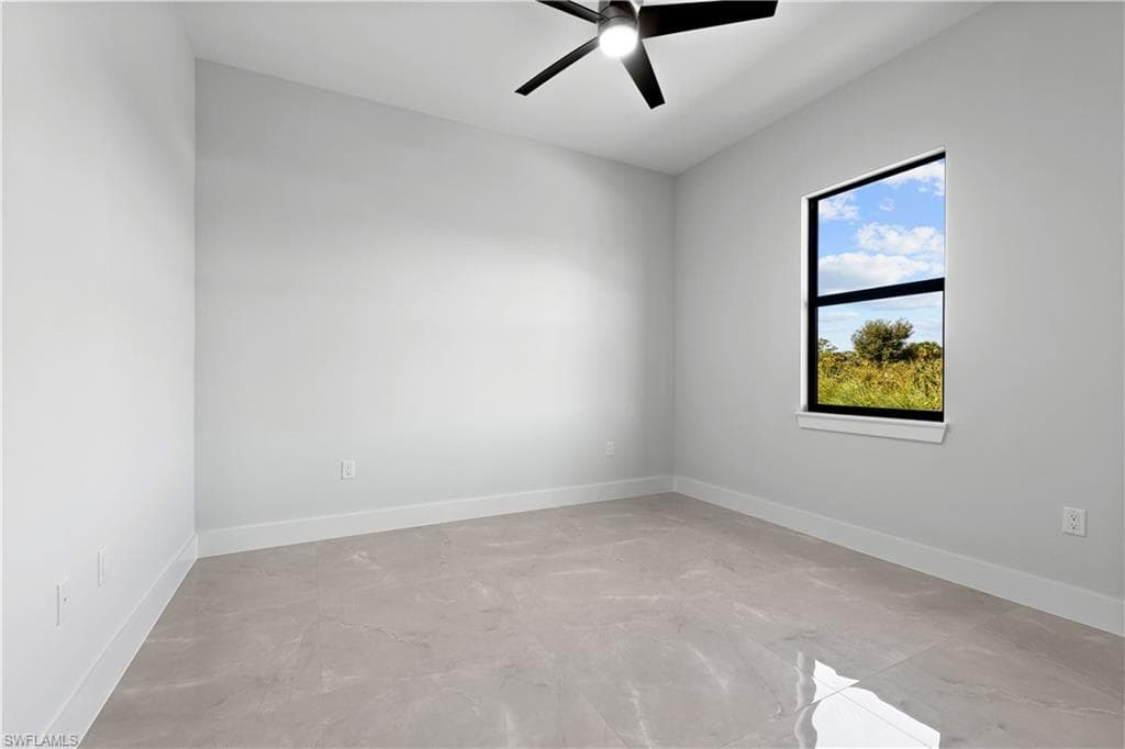 2557 8th Ave SE, Naples, FL 34117-18