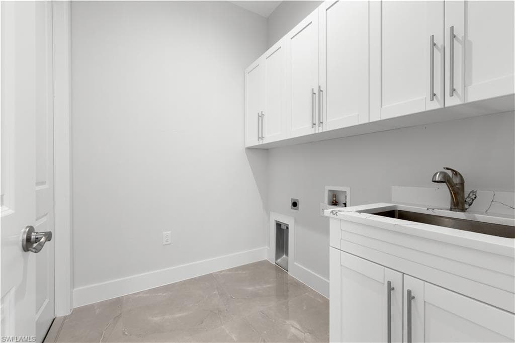 2557 8th Ave SE, Naples, FL 34117-19