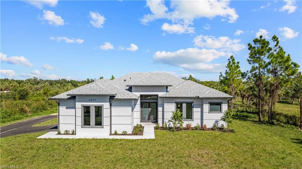 2557 8th Ave SE, Naples, FL 34117-1