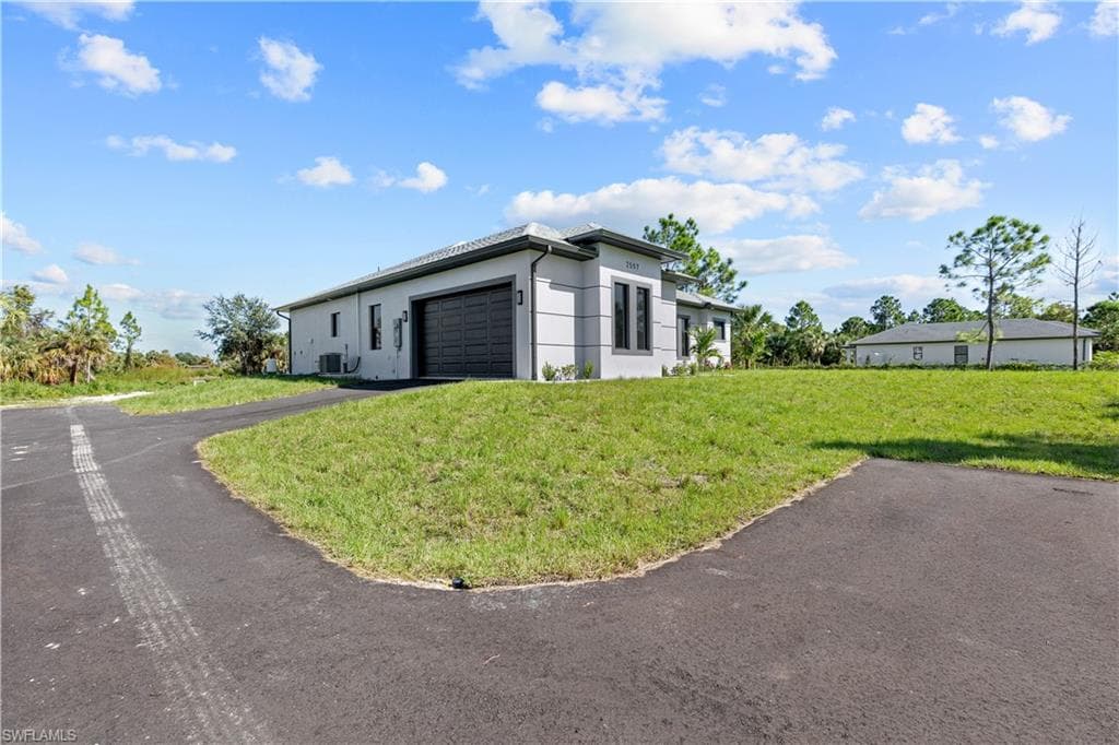 2557 8th Ave SE, Naples, FL 34117-3