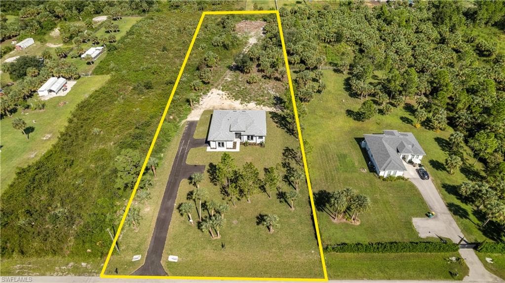 2557 8th Ave SE, Naples, FL 34117-4