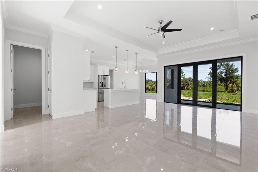 2557 8th Ave SE, Naples, FL 34117-5