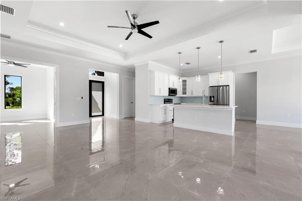 2557 8th Ave SE, Naples, FL 34117-6