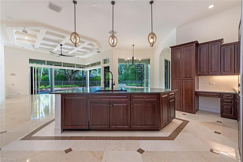 1252 Pocantico Ln, Naples, FL 34110-11