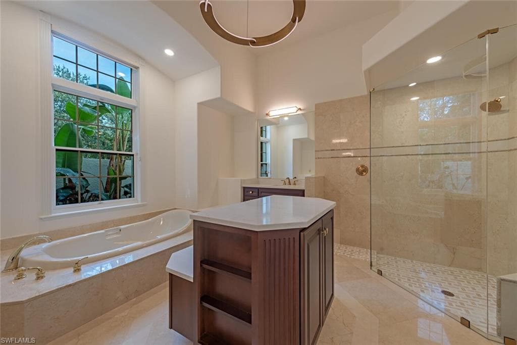 1252 Pocantico Ln, Naples, FL 34110-13