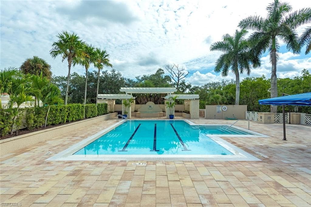 1252 Pocantico Ln, Naples, FL 34110-37