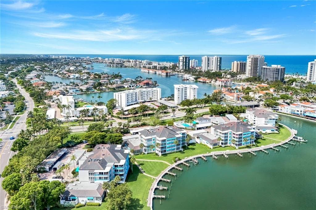 305 Park Shore Dr 2-234, Naples, FL 34103-1