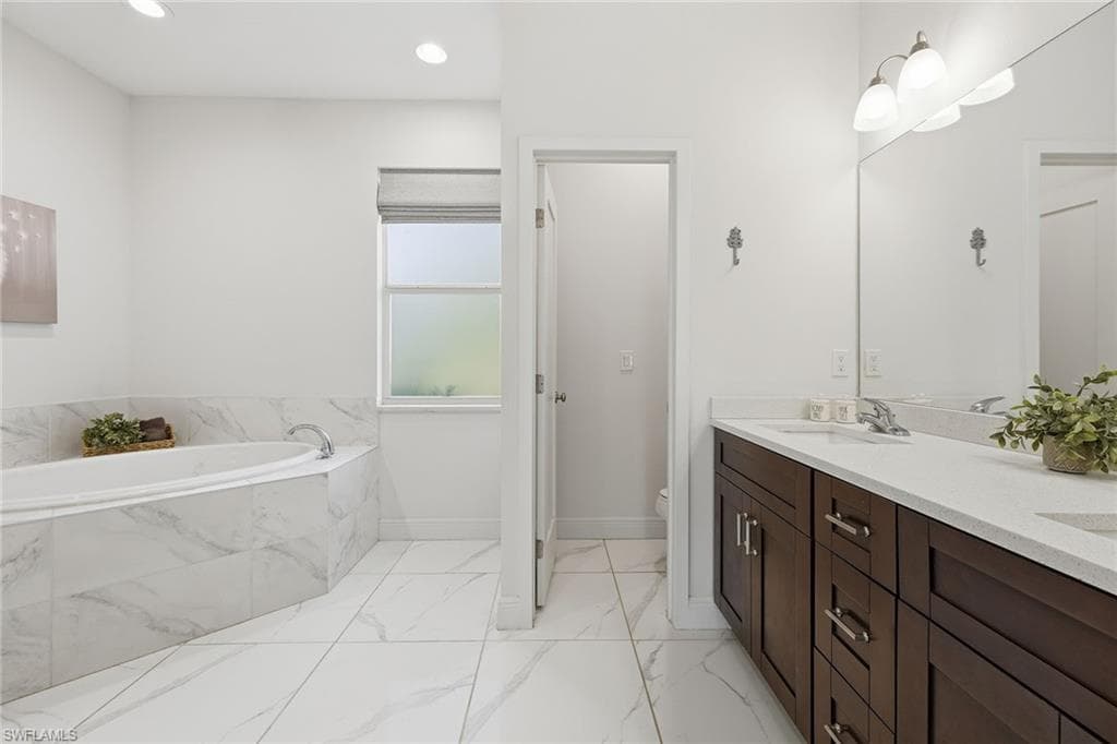 3380 4th Ave NE, Naples, FL 34120-17