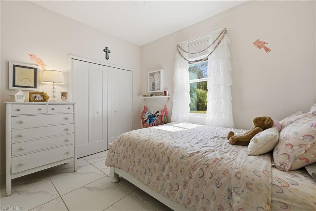 3380 4th Ave NE, Naples, FL 34120-25