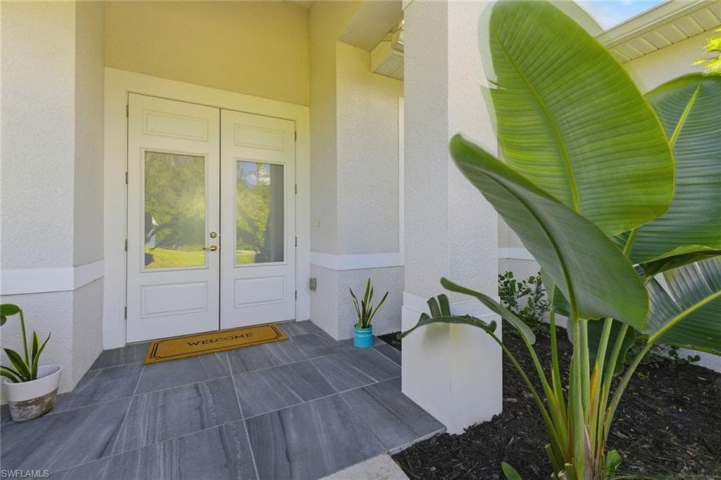 3380 4th Ave NE, Naples, FL 34120-4