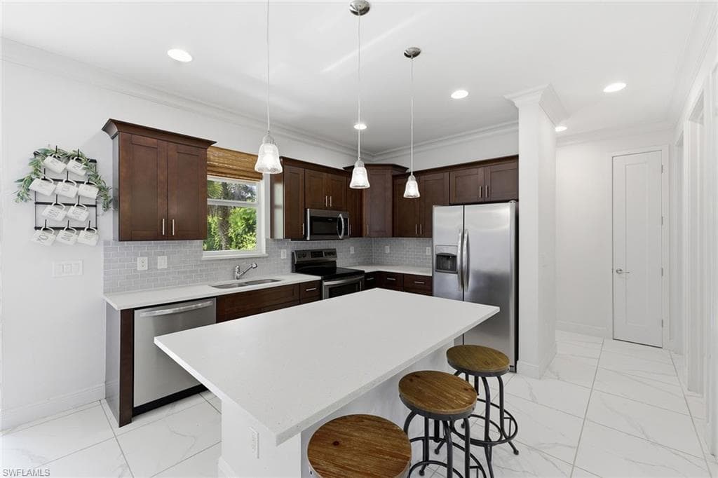 3380 4th Ave NE, Naples, FL 34120-5