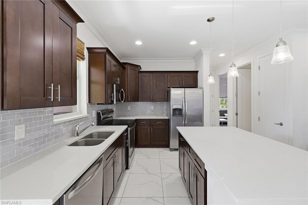 3380 4th Ave NE, Naples, FL 34120-6