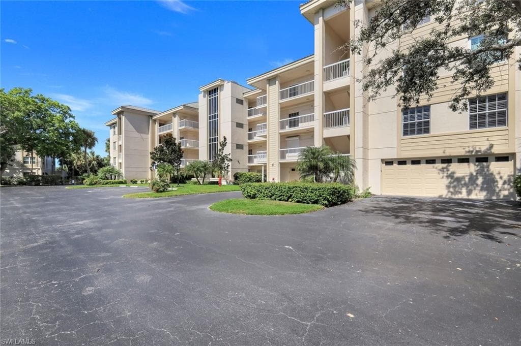 4130 Bayhead Dr 303, Bonita Springs, FL 34134-25