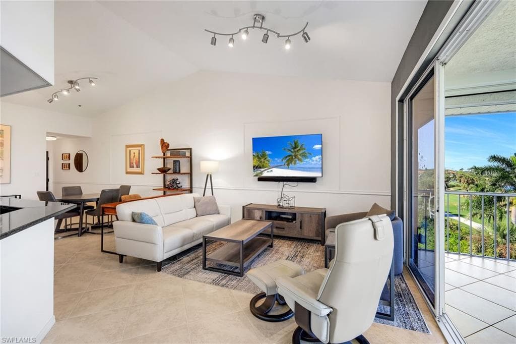 4130 Bayhead Dr 303, Bonita Springs, FL 34134-4