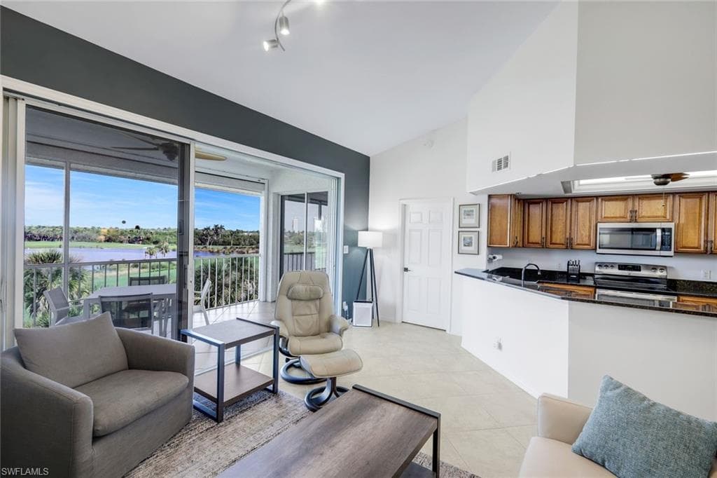 4130 Bayhead Dr 303, Bonita Springs, FL 34134-6