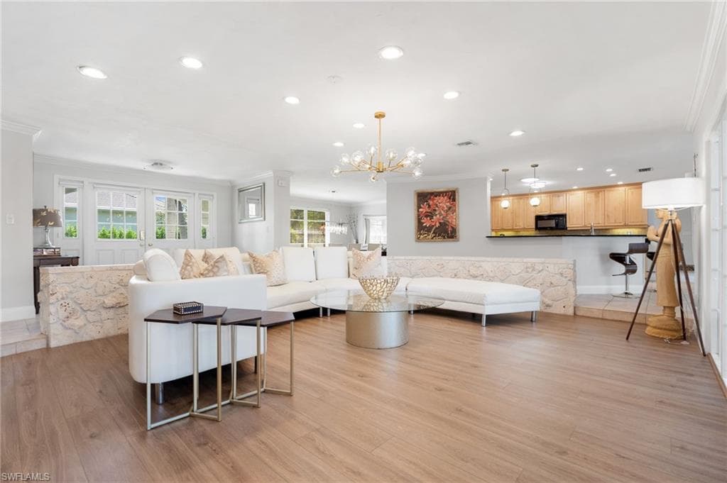 503 Neapolitan Way, Naples, FL 34103-3