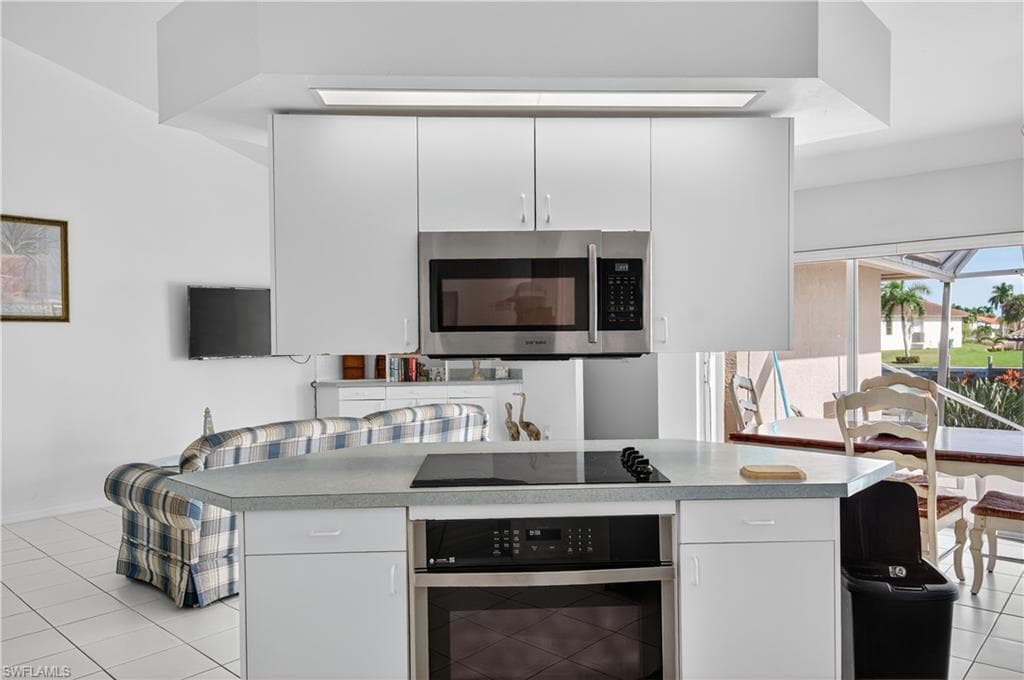 51 Hickory Ct, Marco Island, FL 34145-12