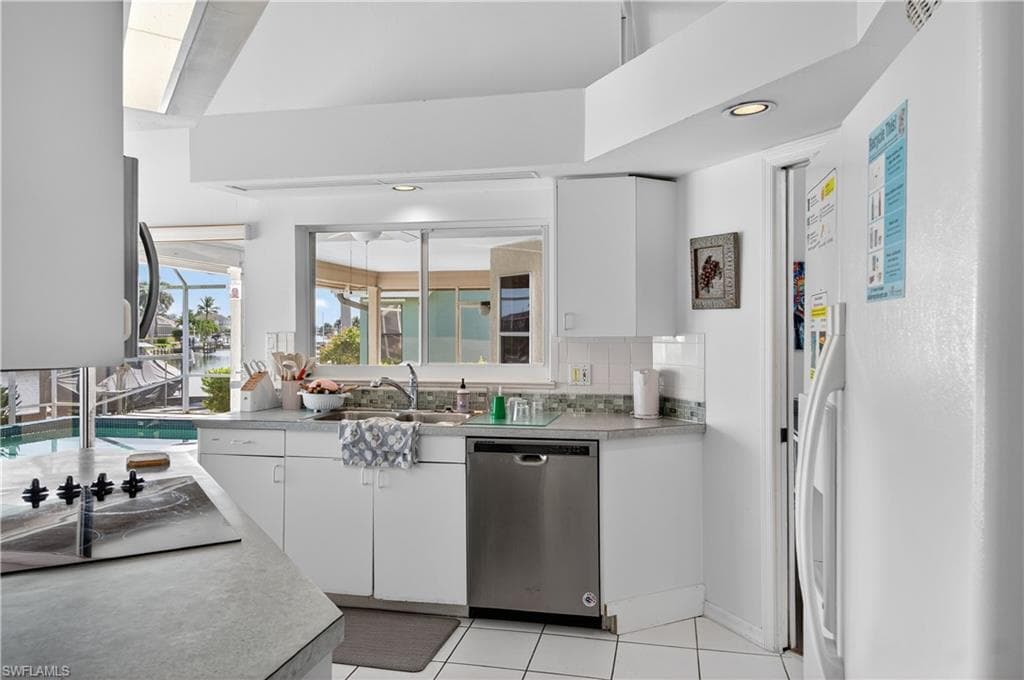 51 Hickory Ct, Marco Island, FL 34145-13