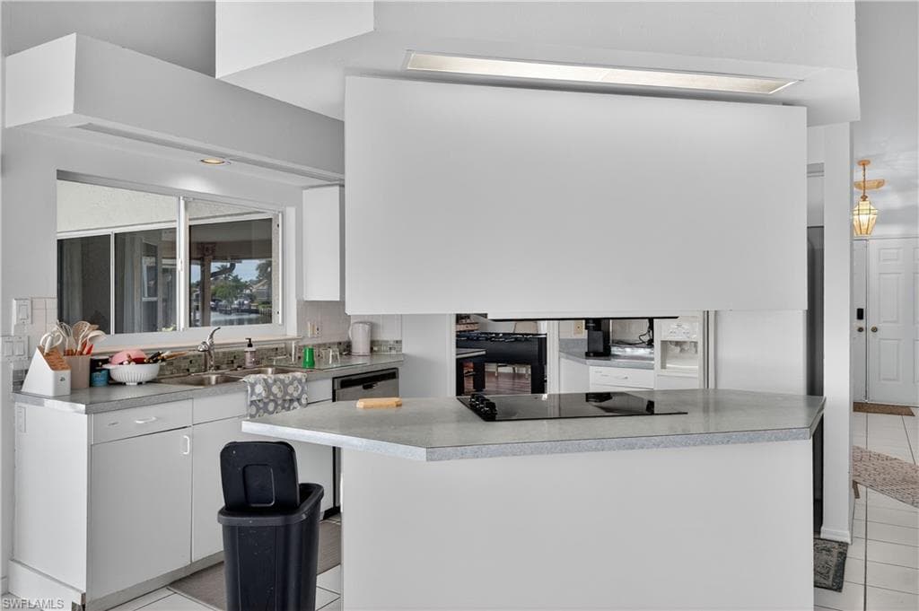 51 Hickory Ct, Marco Island, FL 34145-14