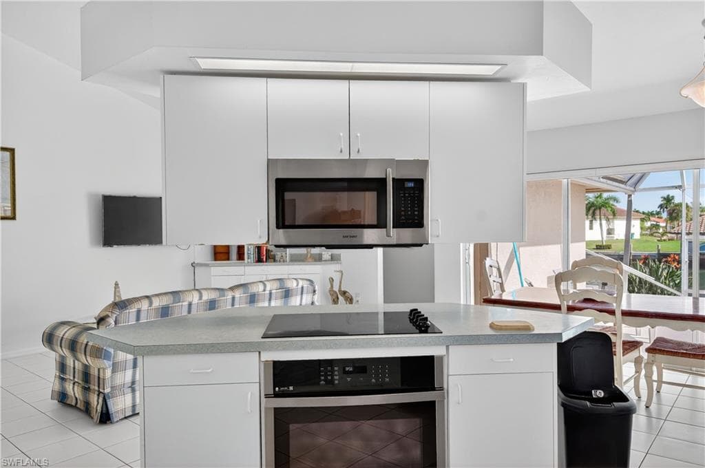51 Hickory Ct, Marco Island, FL 34145-16
