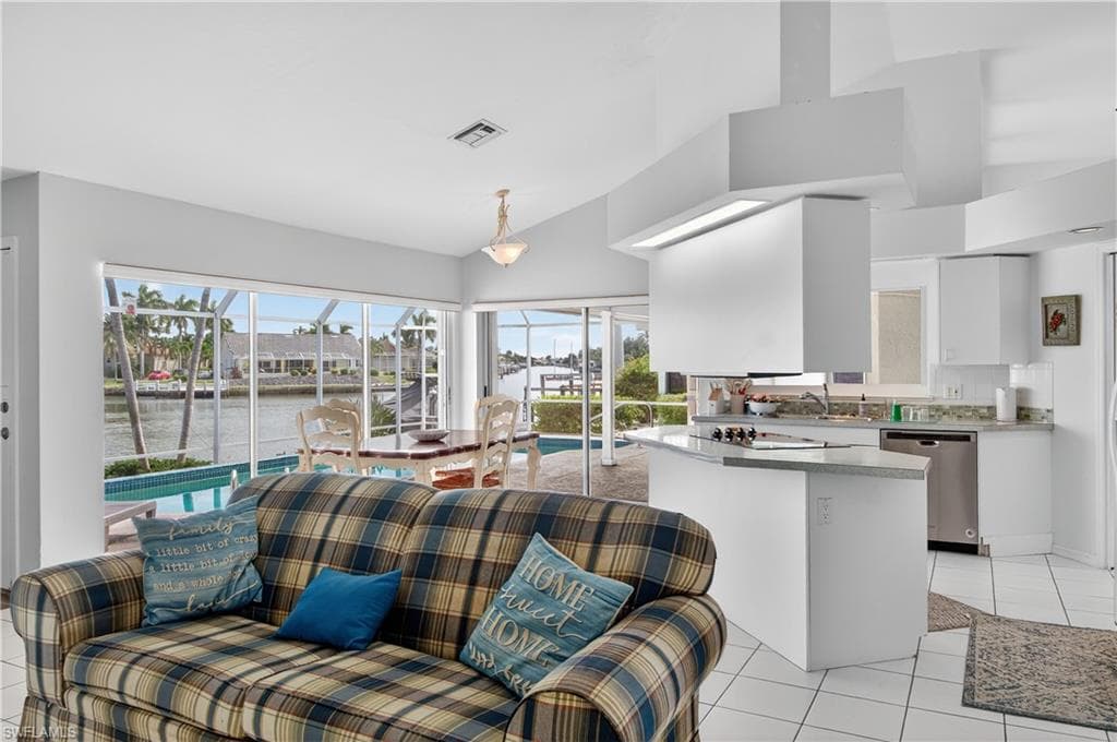 51 Hickory Ct, Marco Island, FL 34145-21