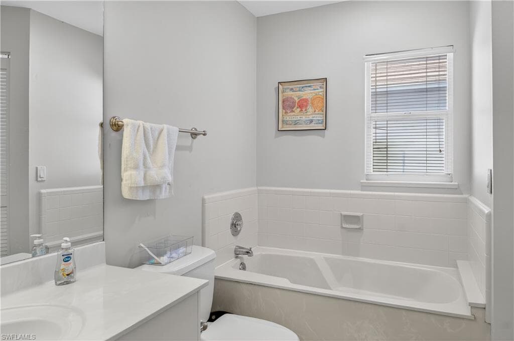 51 Hickory Ct, Marco Island, FL 34145-32