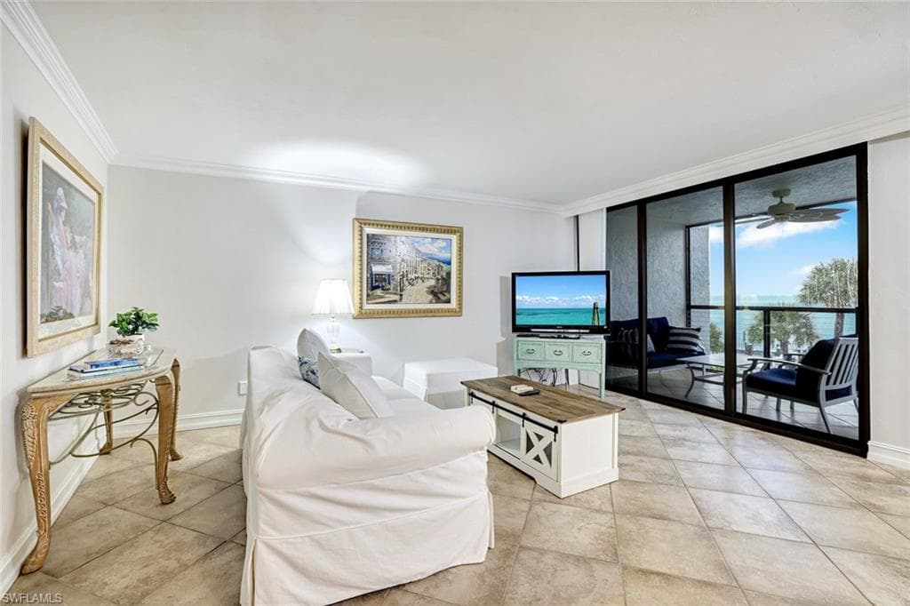 1085 Bald Eagle Dr C303, Marco Island, FL 34145-8