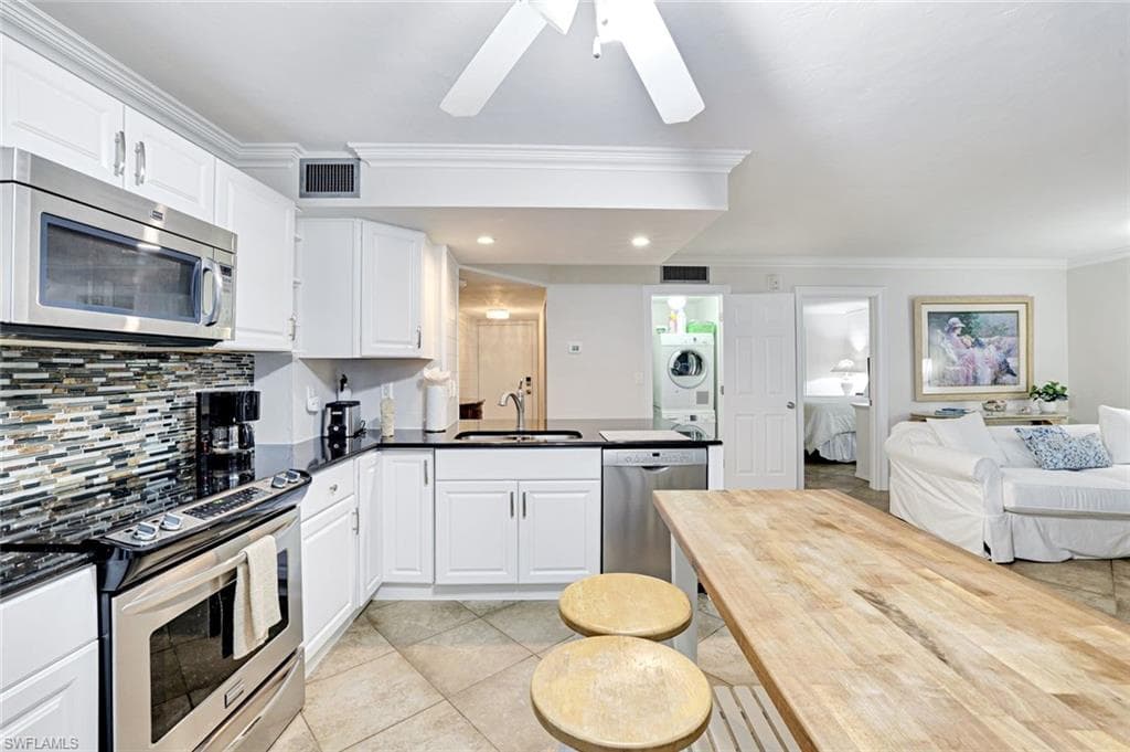 1085 Bald Eagle Dr C303, Marco Island, FL 34145-10