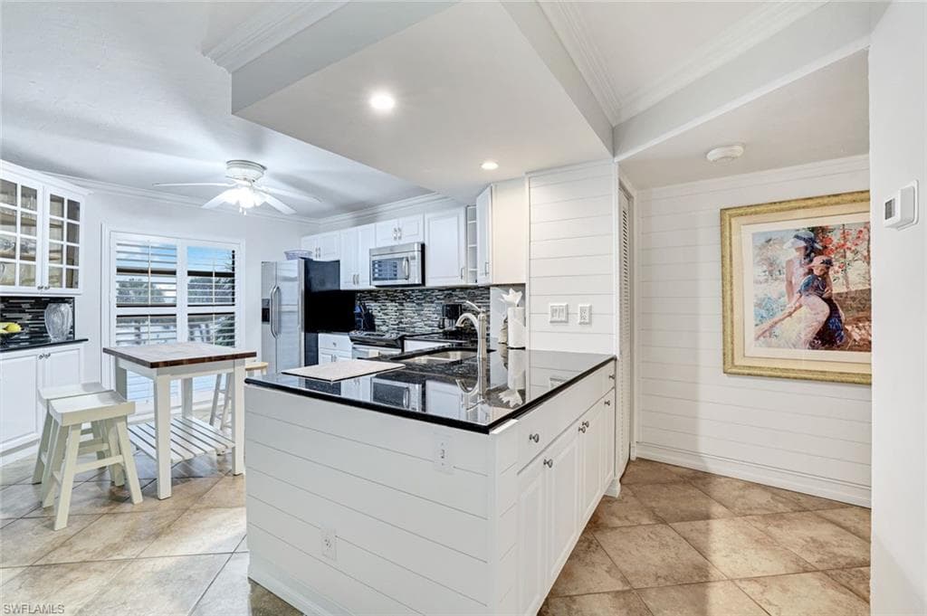 1085 Bald Eagle Dr C303, Marco Island, FL 34145-12