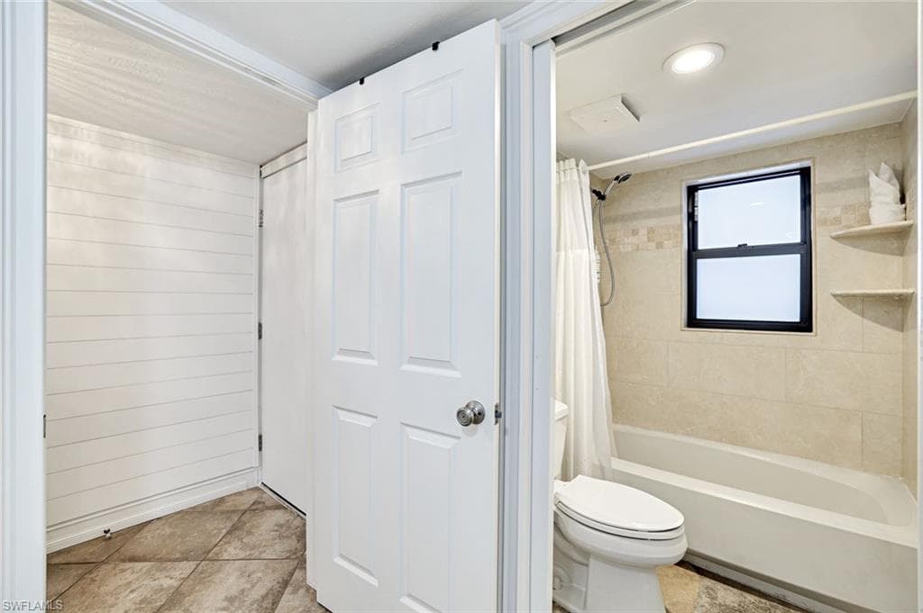 1085 Bald Eagle Dr C303, Marco Island, FL 34145-18