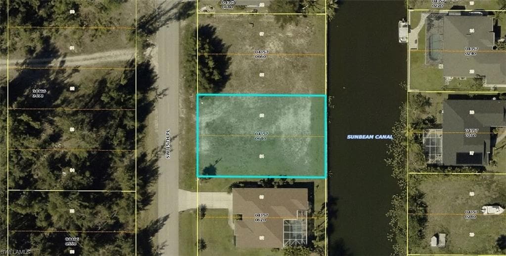 931 15th Pl, Cape Coral, FL 33991-1