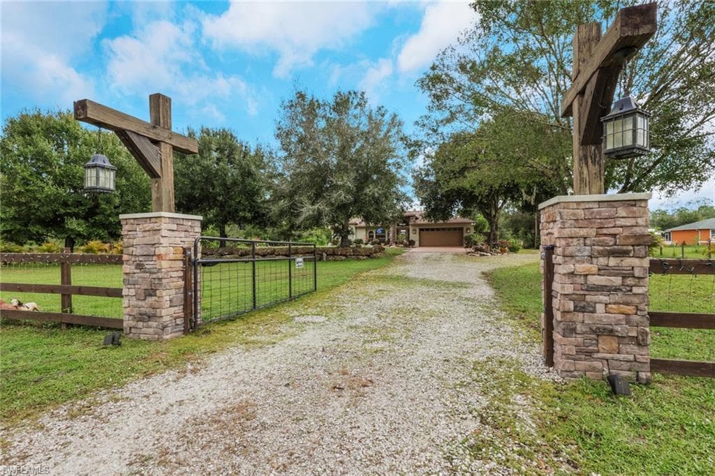 5160 44th St NE, Naples, FL 34120-1