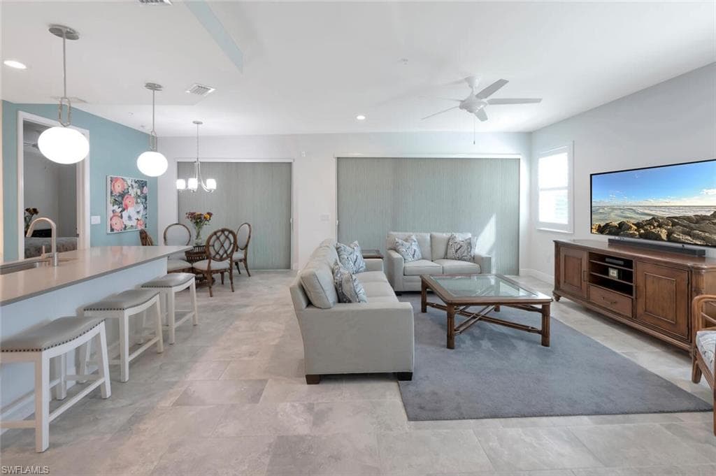 2542 Seychelles Dr 704, Naples, FL 34112-8