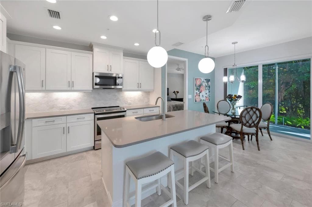 2542 Seychelles Dr 704, Naples, FL 34112-9