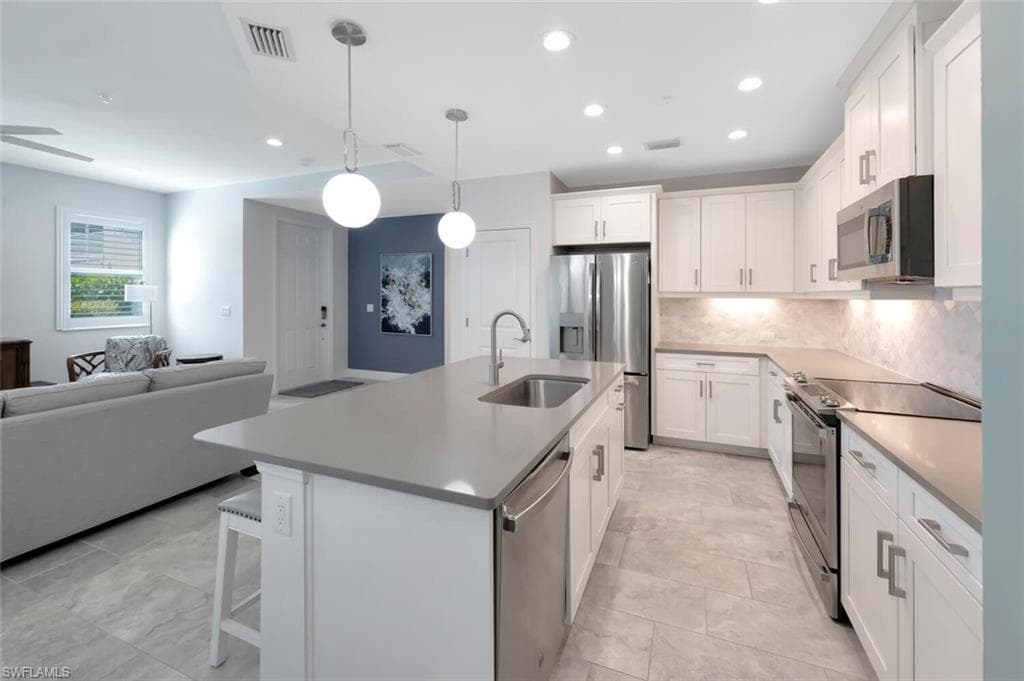 2542 Seychelles Dr 704, Naples, FL 34112-12