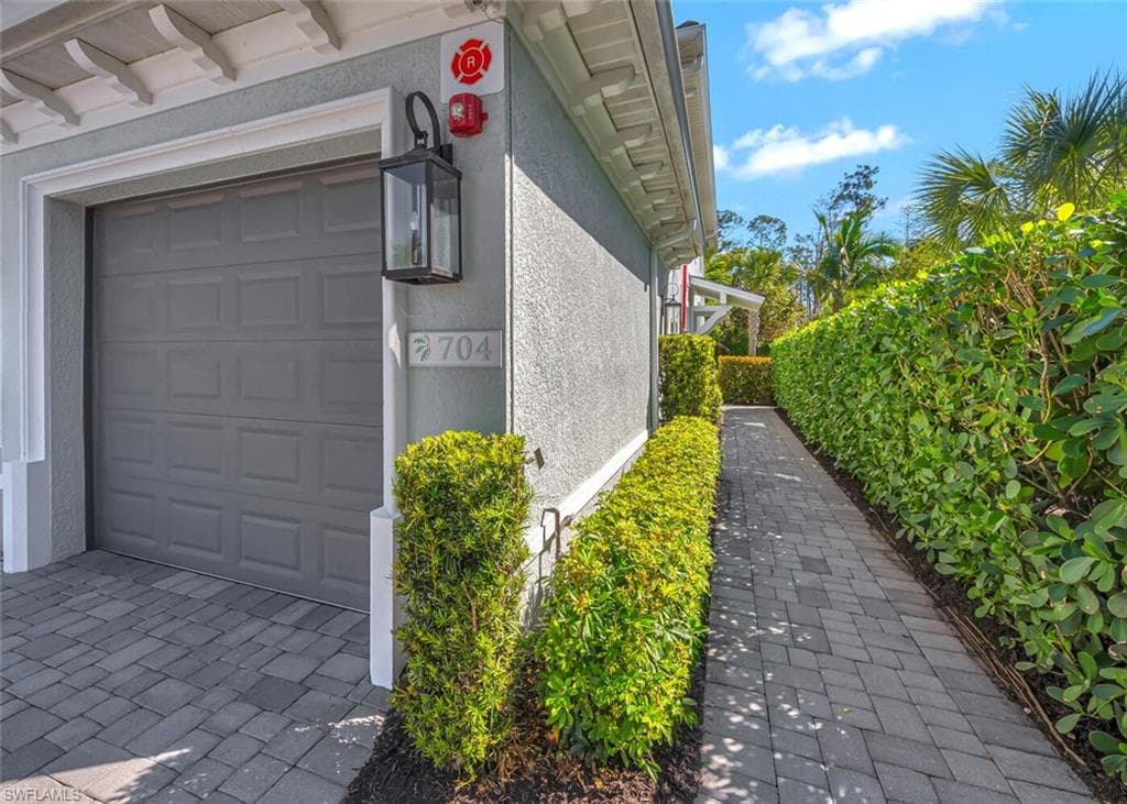 2542 Seychelles Dr 704, Naples, FL 34112-26