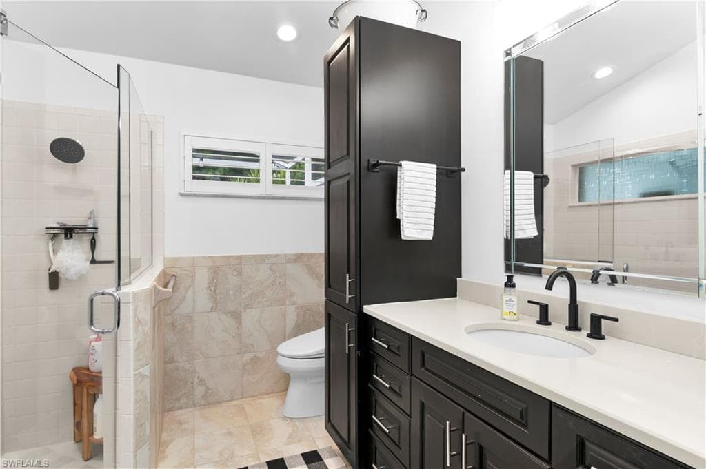 7739 Citrus Hill Ln, Naples, FL 34109-17