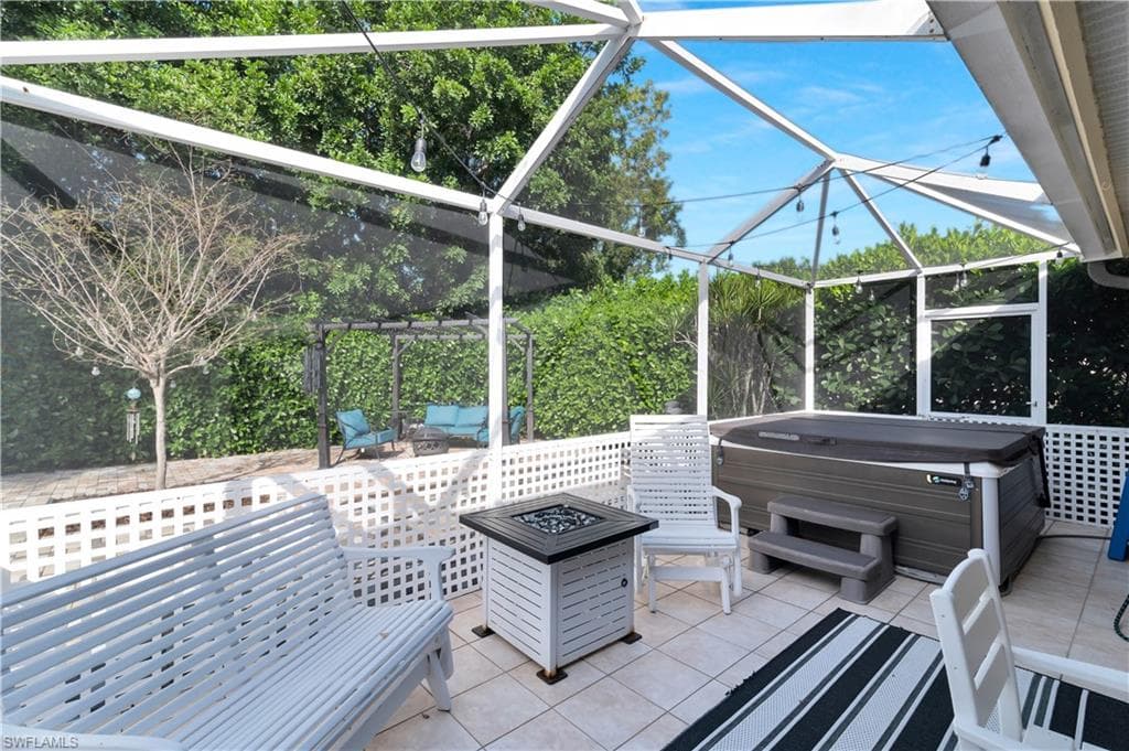 7739 Citrus Hill Ln, Naples, FL 34109-23